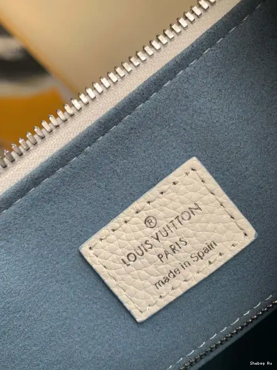 HOBO VUITTON MM LOUIS BEAUBOURG 0622